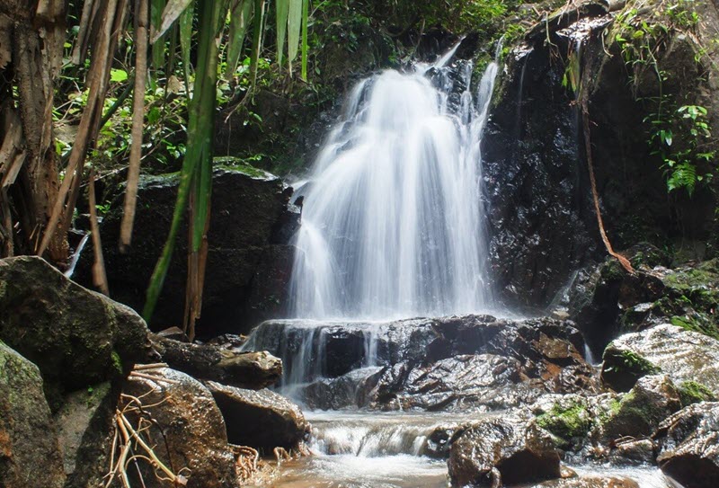 Водопады на пхукете. Водопад тон сай. Ton Sai Waterfall Пхукет. Водопад bangpal Пхукет.